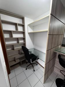 Espaçoso Quarto e sala na ponta verde