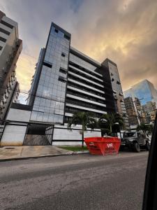 Espaçoso Quarto e sala na ponta verde