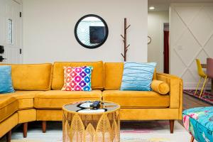 indy dreamhouse lux stay