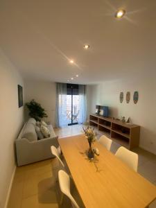 Tokyo Suite - Modern Apartment with Parking & Swimming Pool