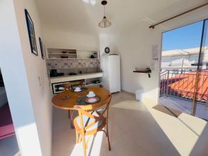 Apartamento - Praia da Armação do Pântano do Sul - Ar Condicionado