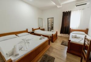 Quadruple Room room in Hotel Floga