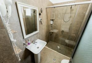  Triple Room room in Hotel Floga