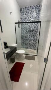 Casa completa em Matinhos aceita pets com Wi Fi, estacionamento e ótima localização