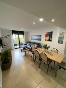 Ikebana Suite - Modern Apartment with Parking & Swimming Pool