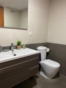 Ikebana Suite - Modern Apartment with Parking & Swimming Pool