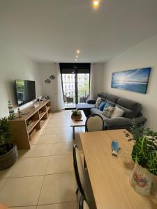 Ikebana Suite - Modern Apartment with Parking & Swimming Pool