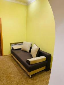 Квартира вул Кониського 5 - на 6 осіб в центрі Медінститут поруч