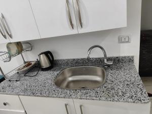 Cozy Modern Apartament