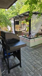 Domki i dom w sadzie Stegna z podgrzewanym basenem - prywatne jacuzzi przy domu