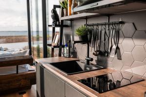 Panorama Glass Lodge WEST