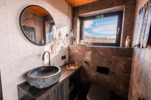 Panorama Glass Lodge WEST