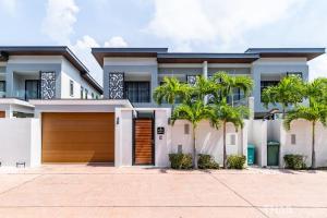 Serenity Jomtien Pool Villas