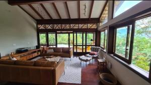 Maresias Casa de campo na praia cercada de verde!