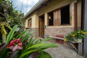 en brazos de la abuela