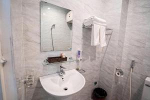 Khách Sạn Hồng Hà