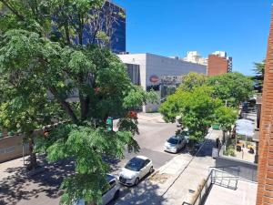 Avellana - Comfortable and bright, in front of the mall