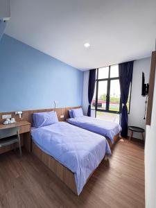 RTS - BluLake Guesthouse Tasik Biru Bau