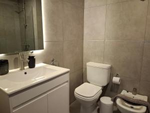 Arena - Spacious and bright, across from a shopping mall