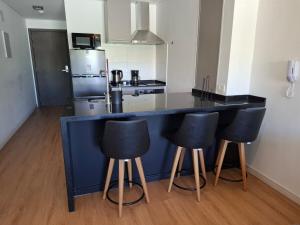 Arena - Spacious and bright, across from a shopping mall