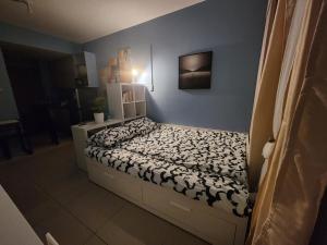 Near World Trade, Star City and MoA - Amazing Breeze