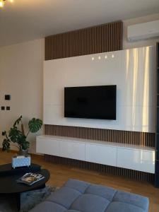 The Urban Sunset Apartment