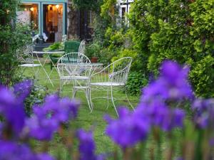 Petit Hotel & Restaurant Old Age