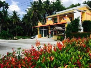 The Royhanna Beach House