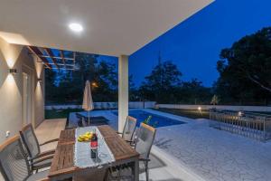 Villa Grace, a romantic single story villa with a pool