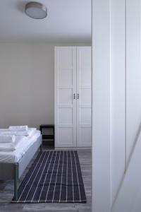 Quiet two-room apartment near the subway and the sea