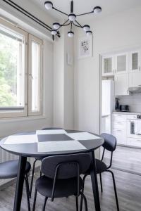 Quiet two-room apartment near the subway and the sea