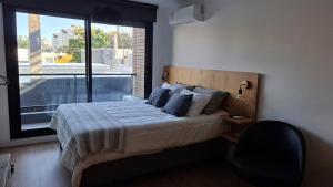 Aqua - Comfortable and bright, across from the mall