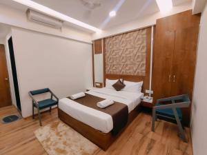 Hotel Comfort Inn Shikrapur