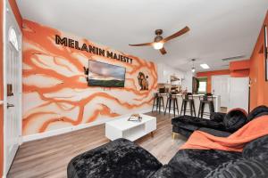 Melanin Majesty 2 Bd 1 Ba Near NRG DT and Med Cen