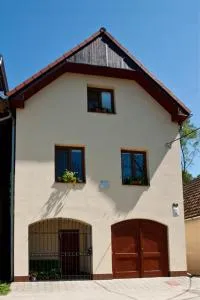 Chalupa - Sklep Starovice - Starovice