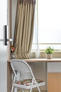 Classic Double Room - Prime Location in Bexley - Shared Bathroom