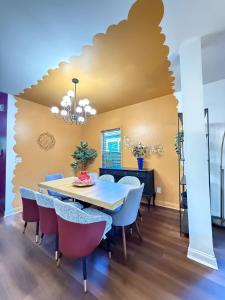 Unique Vivid Modern Home Near DT ATL & Metro Access