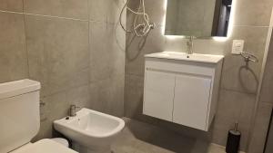 Azúcar Moreno - In front of the mall