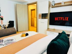 Exclusive 1BR Apartment with Balcony on Splaiul Independentei