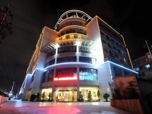 Kunming Long Way Hotel - 4-star hotels in Kunming