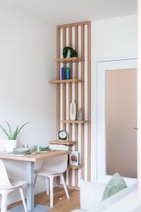 Olive Garden Apartment with Garage