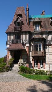 B&B / Chambres d'hotes chateau Mont Suzey : photos des chambres