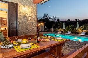 Villa Ivona, a luxurious villa minutes from the sea