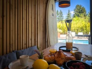 Villas Villa contemporaine avec piscine, vues panoramiques lac & montagnes, climatisation : photos des chambres
