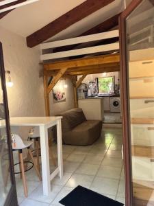 Appartements Studio meuble Frejus equipe d-une climatisation : photos des chambres