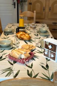 B&B / Chambres d'hotes Chambre dhotes familiale a Saint Pierre du Chemin : photos des chambres