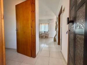 Azzuro Apartment by Horizon Homes