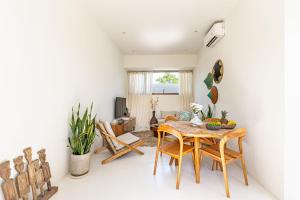 Sunny 2BR Villa with Private Pool in Canggu