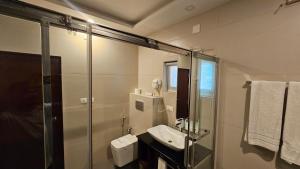 River Terrace Resort And Spa