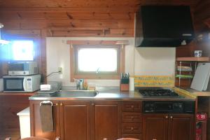 海まで車で3分!!木のぬくもりに癒されるログハウス,BBQ,サーフィン--Cute House Isumi--